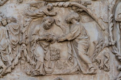 Gideon vrider fleece, detaljer fra Jesse-træ og messianske profetier, Historier om Genesis, basrelieffer af Lorenzo Maitani (før 1275-1330), anden søjle, facade af Orvieto-katedralen, Umbrien, Italien af Lorenzo Maitani