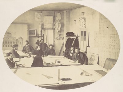[Charles Garnier i tegnestuen, mens han designer den nye Paris-opera], ca. 1870. af Louis Emile Durandelle