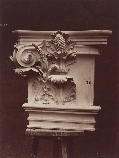 Ornamental skulptur fra Paris Opera House (søjle detalje) af Louis Emile Durandelle