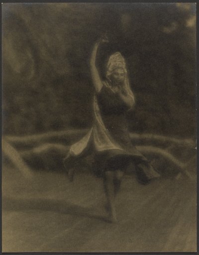 [Kvindelig danser] af Louis Fleckenstein