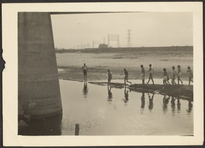 [Figurer i industriel vandscene]. af Louis Fleckenstein
