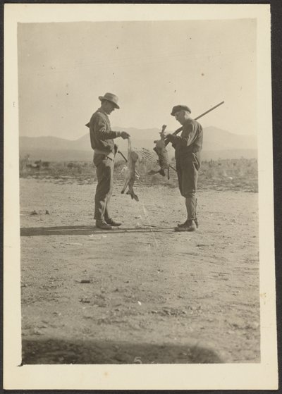 [Fleckenstein og Mand med pistoler og døde kaniner]. af Louis Fleckenstein