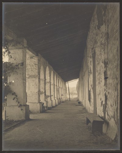 [Mission Hallway] af Louis Fleckenstein