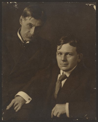 [Portræt af to mænd i jakkesæt]. af Louis Fleckenstein