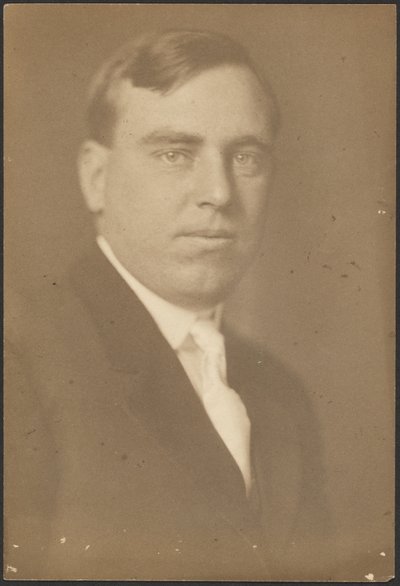 [Portræt af en mand med hvidt slips] af Louis Fleckenstein
