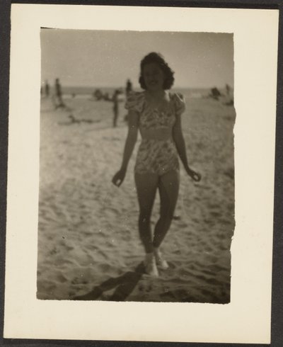 [Kvinde i bikini] af Louis Fleckenstein