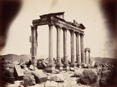Mausoleum i den vestlige ende af kolonnaden, Palmyra ,1864 (foto) af Louis Vignes