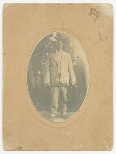 Foto af en mand, ca. 1910. af Lucius Harper