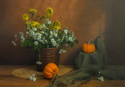 Efterårsblomster og græskar af Lydia Jacobs