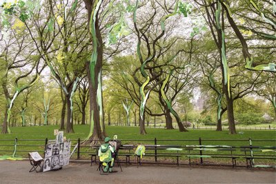 Central Park, 2019 (akrylmaling på arkivbestandigt pigmentprint) af Madeleine Gross