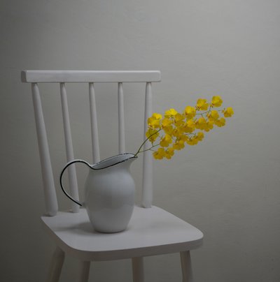 Bright Blooms hvid stol af Margareth Perfoncio