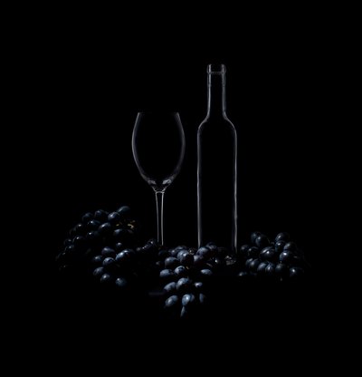 Elegant vin-stilleben af Margareth Perfoncio