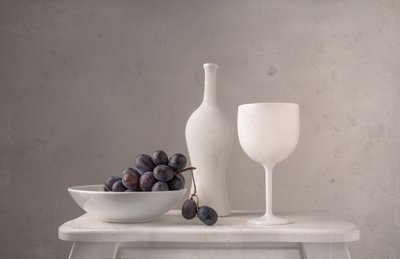 Minimalistisk om druer og vin af Margareth Perfoncio