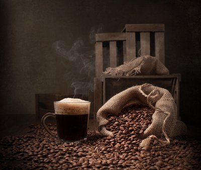 Stilleben med varm kaffe af Margareth Perfoncio