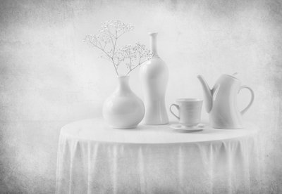 Hvidt stilleben – elegance af Margareth Perfoncio