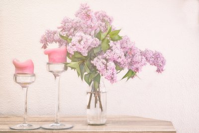 Lilla og lyserøde stearinlys af Marie-anne Stas
