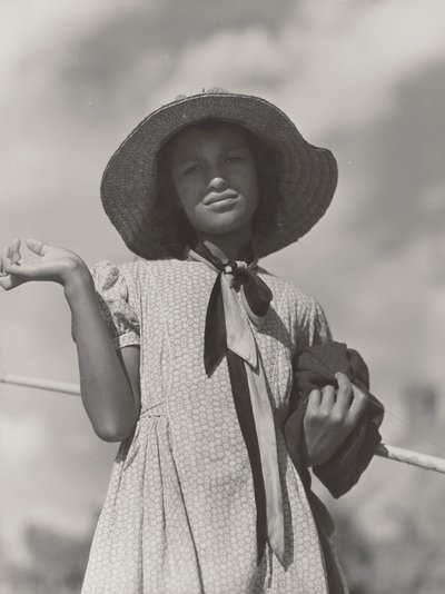 Datter af en cajun-familie vender hjem efter at have fisket i Cane River, Melrose, Louisiana af Marion Post Wolcott