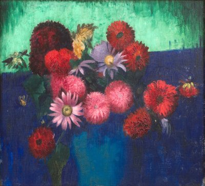 Stilleben, georginer og tusindfryd i en blå vase af Mark Gertler