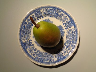 Villeroy og Boch porcelæn med pære af Martina Konitzky