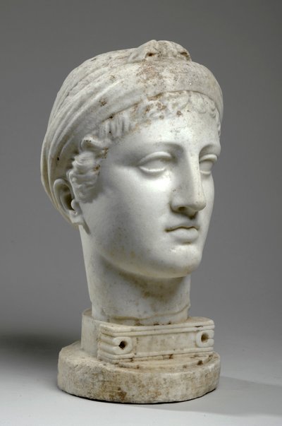 Buste af en græsk kvinde (marmor) (se også 876114) af Mary Thornycroft