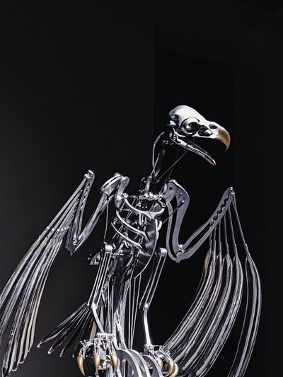 The Nerve Rack, 2019 (Acetal, Akryl, Aluminium, Messing, Elektriske kredsløb, Maling, PVC, Harpiks, Servomotorer, Stål) af Mat Collishaw