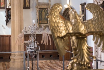 The Nerve Rack, 2019 (Acetal, Akryl, Aluminium, Messing, Elektriske kredsløb, Maling, PVC, Harpiks, Servomotorer, Stål) af Mat Collishaw