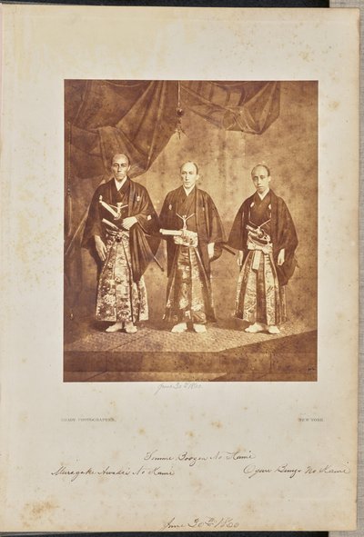 Gruppeportræt af de øverste udsendinge fra den første japanske ambassade til USA, Washington, D.C. af Mathew B. Brady