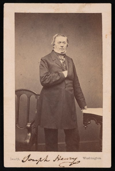 Portræt af Joseph Henry 1797-1878 - stående, før 1878. af Mathew Brady