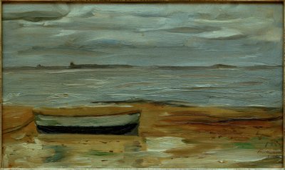 Strand med en grå båd og gråt hav af Max Beckmann