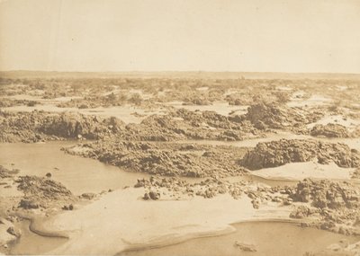 Batu-el-Hadjar. Udsigt taget ved den anden grå stær, marts 1850. af Maxime Du Camp