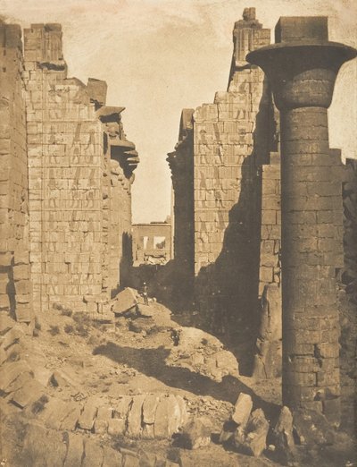 Bubastitternes domstol og indgang til Hypostyle Hallen i Karnac Palace, Theben, 1849-50. af Maxime Du Camp