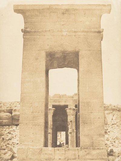 Propylon fra Temple of Dandour Cancer Tropic, april 1850. af Maxime Du Camp