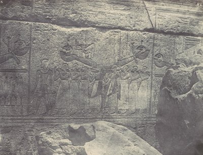 Theben. Karnak Palace. Udvendige skulpturer af Granit Sanctuary, 1850. af Maxime Du Camp