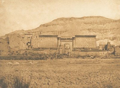 Generelt syn på Medinet Habu, taget fra East Theben, 1849-50. af Maxime Du Camp