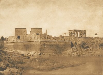 Generelt billede af øen Philae, taget fra den sydlige spids af øen Begueh, 1849-50. af Maxime Du Camp