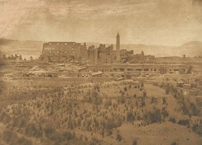 Generelt billede af ruinerne af Karnac-paladset taget fra øst - Theben, 1849-50. af Maxime Du Camp