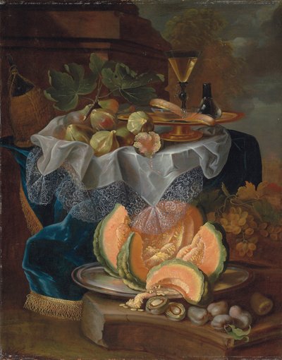 Figner, en forgyldt tazza med et facon-de-venise vinglas, på et draperet bord, en skåret melon på et tinfad med blommer på en sokkel af Maximilian Pfeiler or Pfeiller