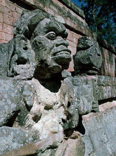 Stenskulpturer - tempel 11 af Mayan
