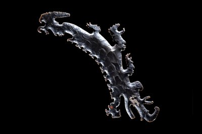 Excentrisk flint, der forestiller en krokodillekano med passagerer, c.A.D. 600?-900 (flint) af Mayan Mayan