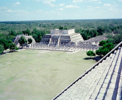 Før colombiansk civilisation: udsigt over stedet for Chichen Itza i Yucatan-regionen. Maya-civilisation, klassisk periode og Maya-renæssance, 750-1200 e.Kr. Mexico af Mayan Mayan