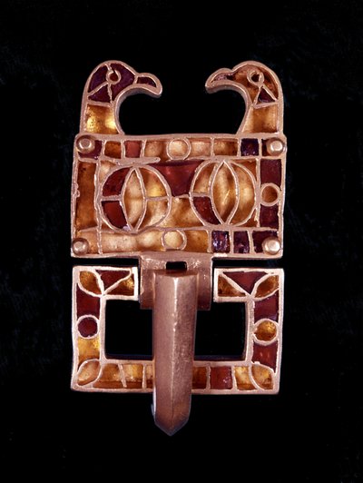 Juvel dekoreret med fuglehoveder (Frankrig) fra det 6. århundrede.Musée de Saint-Germain en Laye af Merovingian Merovingian
