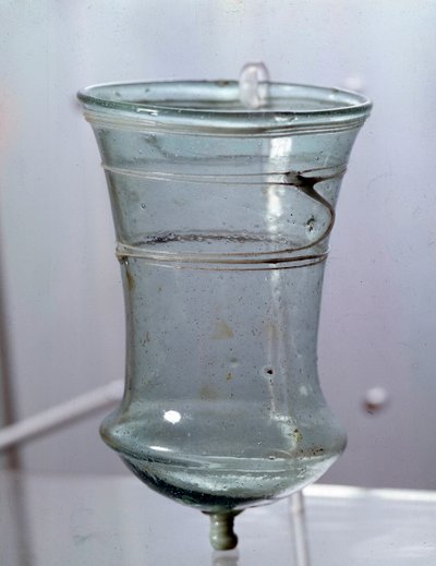 Merovingerkunst: glas. Gallien 6. århundrede. Nationalmuseet for arkæologi i Saint Germain en Laye af Merovingian Merovingian