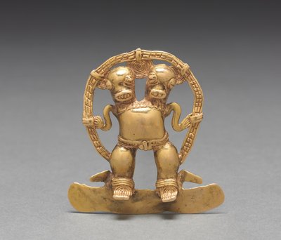 Dobbelthovedet figurvedhæng, ca. 700-1550 (støbt og hamret guld) af Mesoamerican Mesoamerican