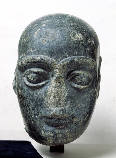 Hovedet på en mand, kendt som Gudea med et barberet hoved, fra Telloh (Ancient Girsu) Neo-Sumerian, ca. 2120 f.Kr. (diorit) af Mesopotamian
