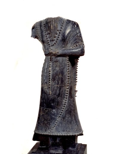 Mesopotamien: acefal statuette i steatit af Idi-Ilum, guvernør i Mari, dedikeret til gudinden Ishtar. 1800 f.Kr. ca. Søn 0,41 m Paris, Louvre-museet af Mesopotamian