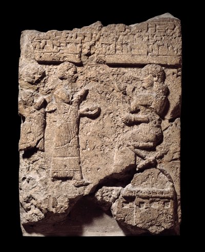 Mesopotamien: kalkstensrelief af skriftkloge, der tog byttet under plyndringen af Musasir. fra Sargon II
