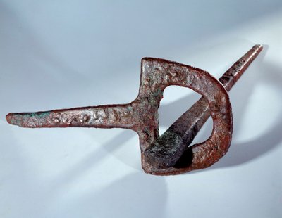Mesopotamien: fundamentfigur (søm og dens kobberstøtte). Sumerisk periode. 2800 f.Kr. Fra Maris hjemmeside. Søn 0,38 m Paris, Musée du Louvre af Mesopotamian Mesopotamian