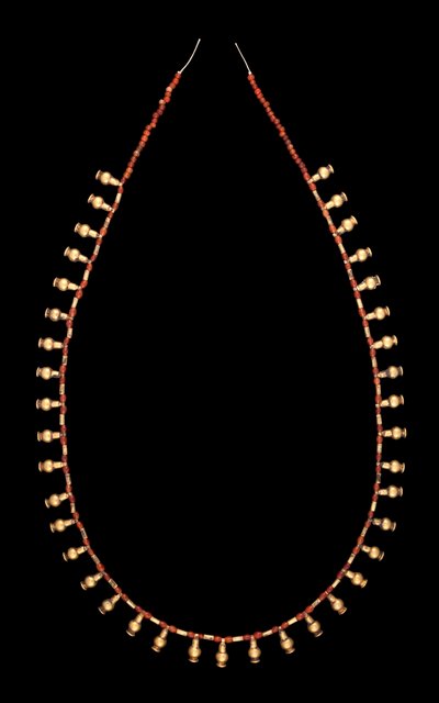 Guldflaskevedhæng med karneolperlehalskæde af Middle Kingdom Egyptian