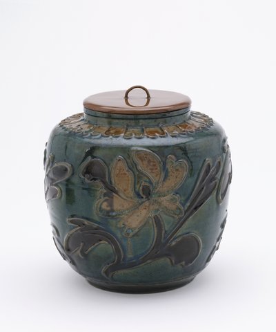 Polykrom krukke med laklåg (keramik og lakeret træ) af Ming Dynasty Chinese School