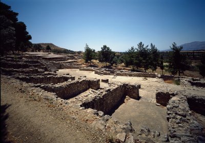 Minoisk civilisation: udsigt over ruinerne af stedet for Haghia Triada, 2000-1400 f.Kr. af Minoan